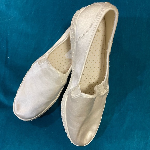 Keds for Kate Spade White Silk Slip-ons with Pearls NEVER USED - Picture 1 of 6